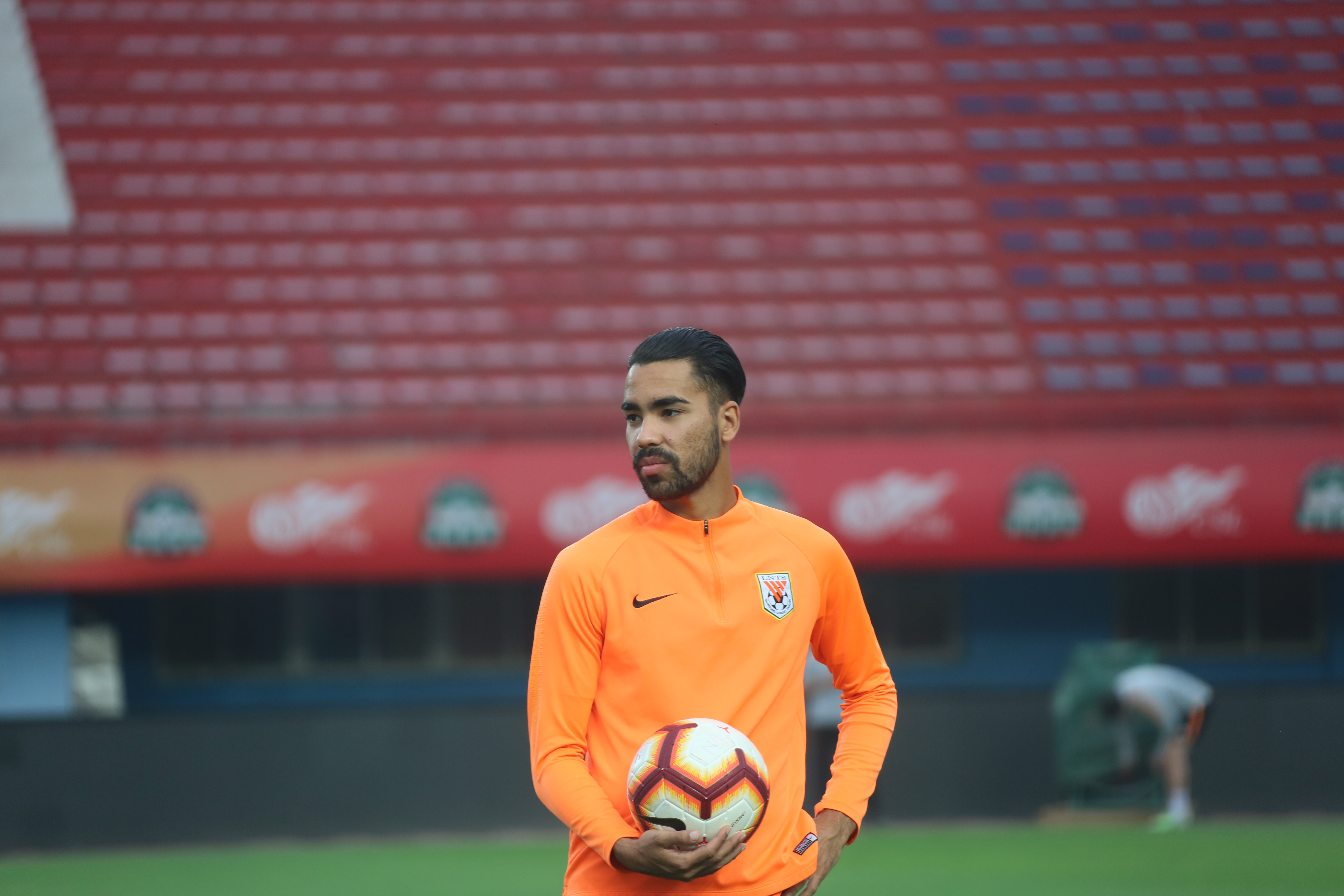 世界杯下注-足球报:后腰位置是泰山2-9申花的直接原因,德尔加多表现糟糕