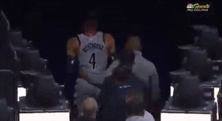 世界杯滚球下注平台-韦少离场遭爆米花浇头 奥本山悲剧险在费城重演